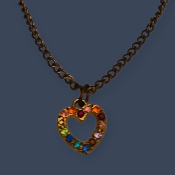 3/$30 Vintage Multicolor Heart Pendant Bronze Chain Necklace - Picture 1 of 4
